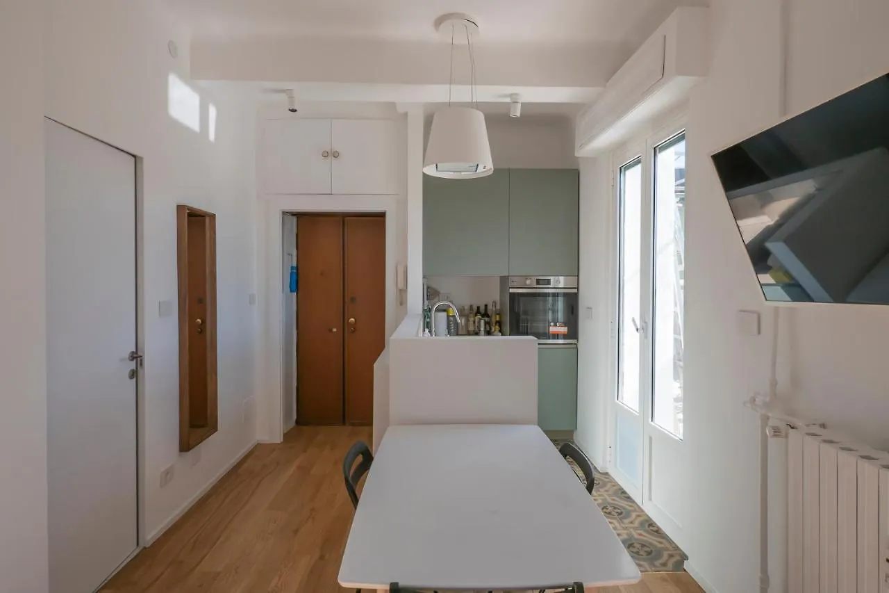 I Host Apartment - Ennio 9 Milan 0*,  Italy