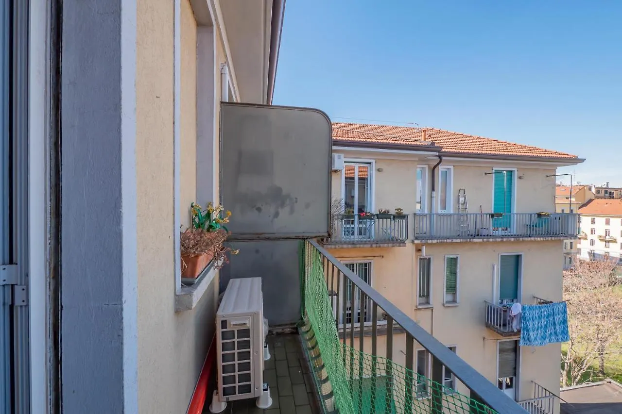 I Host Apartment - Ennio 9 Milan 0*,  Italy
